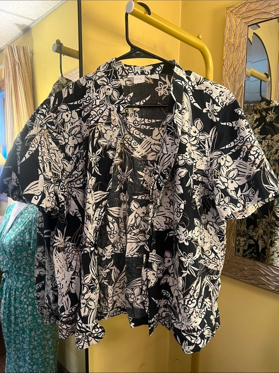Erika Tops - Erika Black and White Floral Short-Sleeve Button Front Top